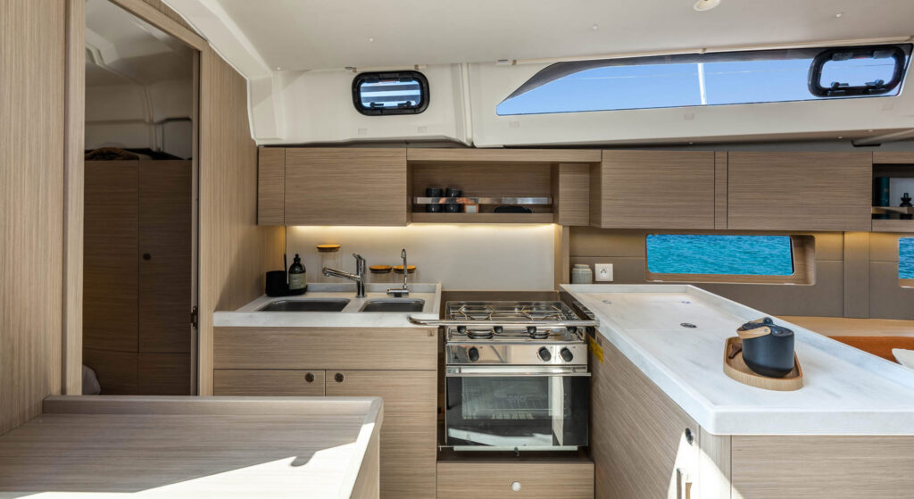 oceanis-47-interior-5