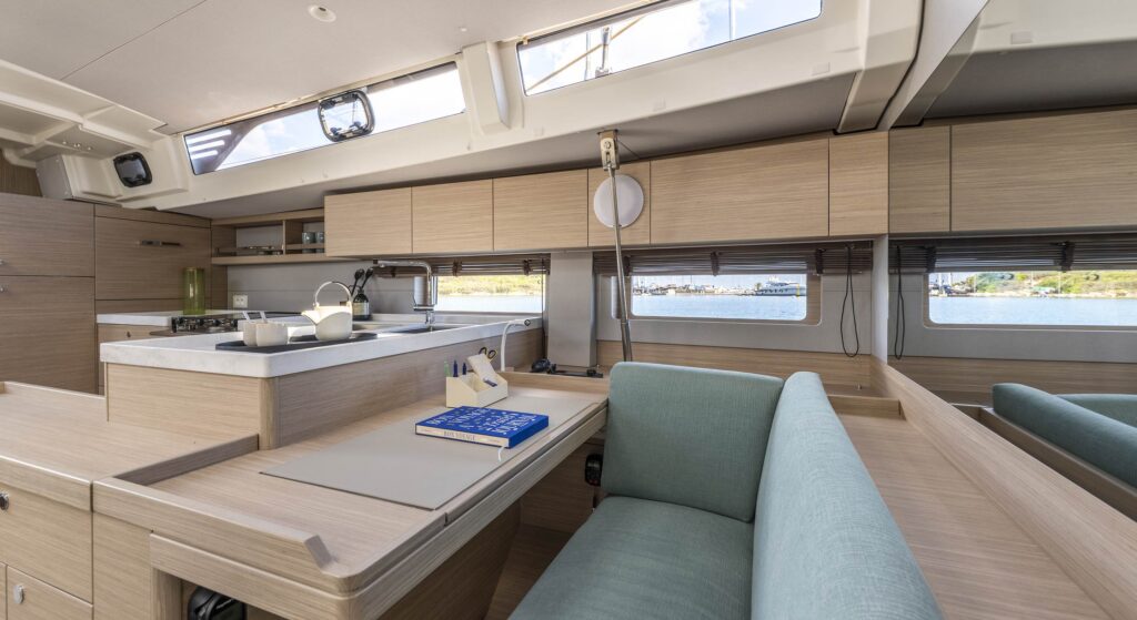 oceanis-52-interior-4_0
