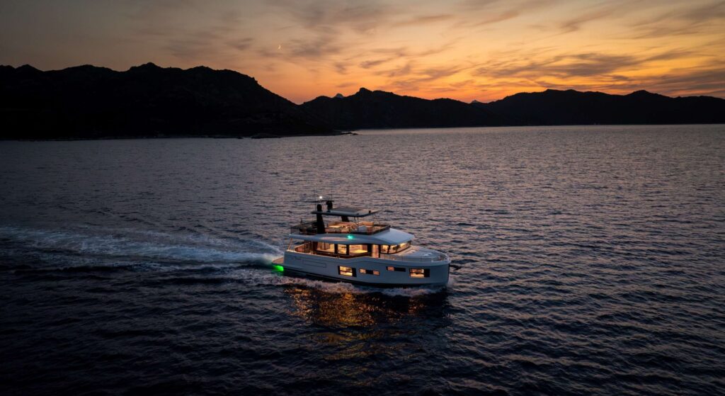 grand-trawler-63-exterior-design-05