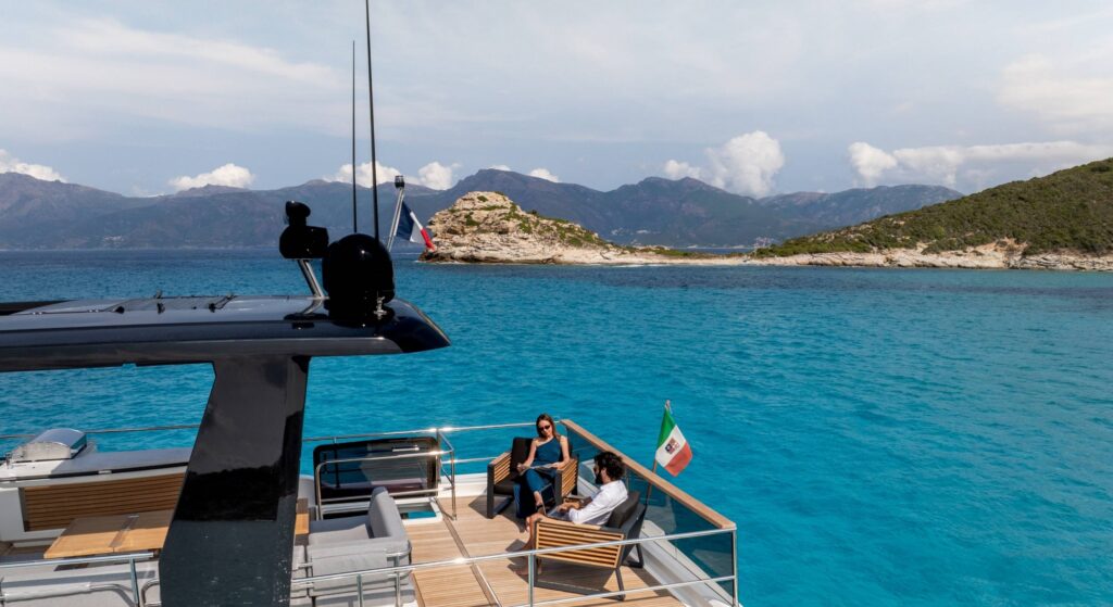 grand-trawler-63-exterior-design-12