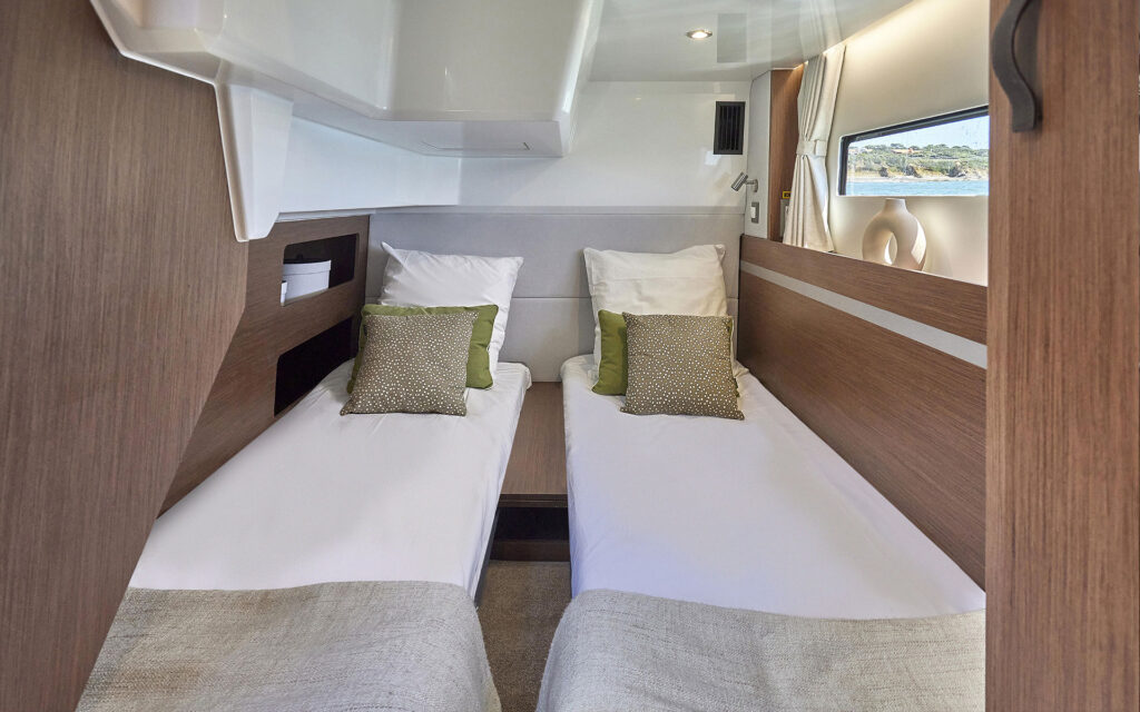 antares-12-coupe-interior-9