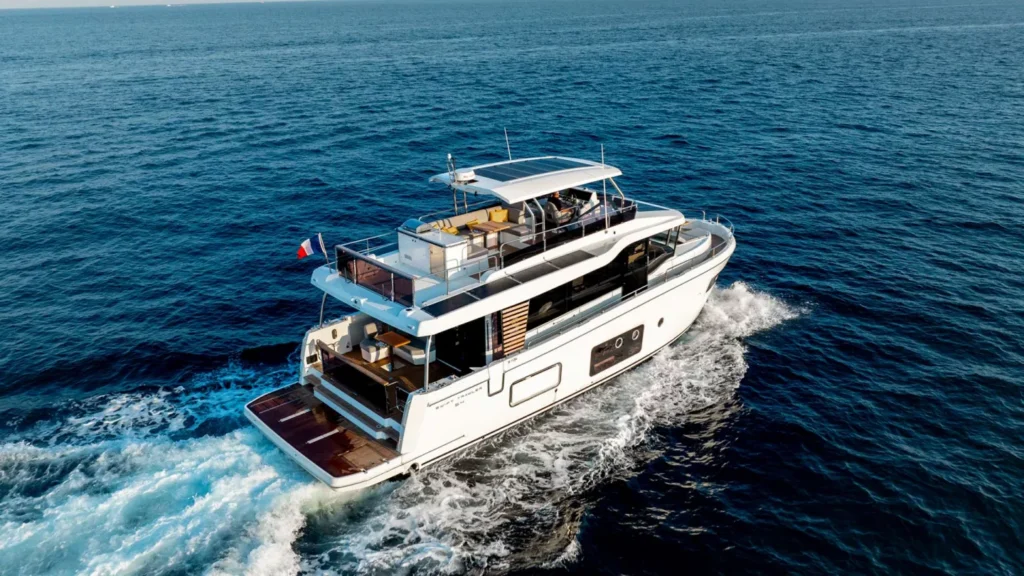 swift trawler 54 exterior 0.jpg