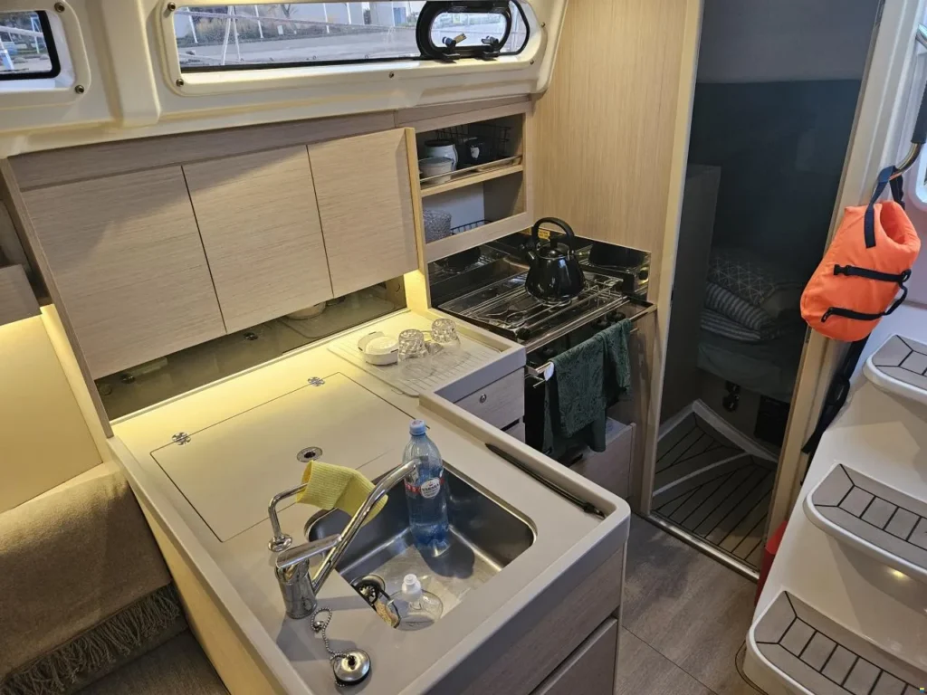 Beneteau Susanna (2)