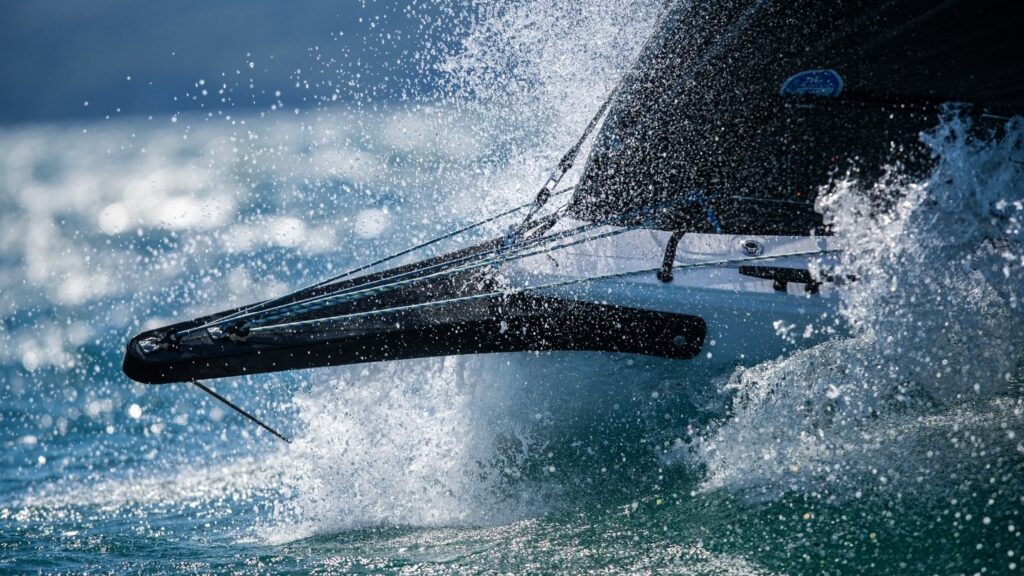 FIRST-36-SE-illu-slider-1440x810-8