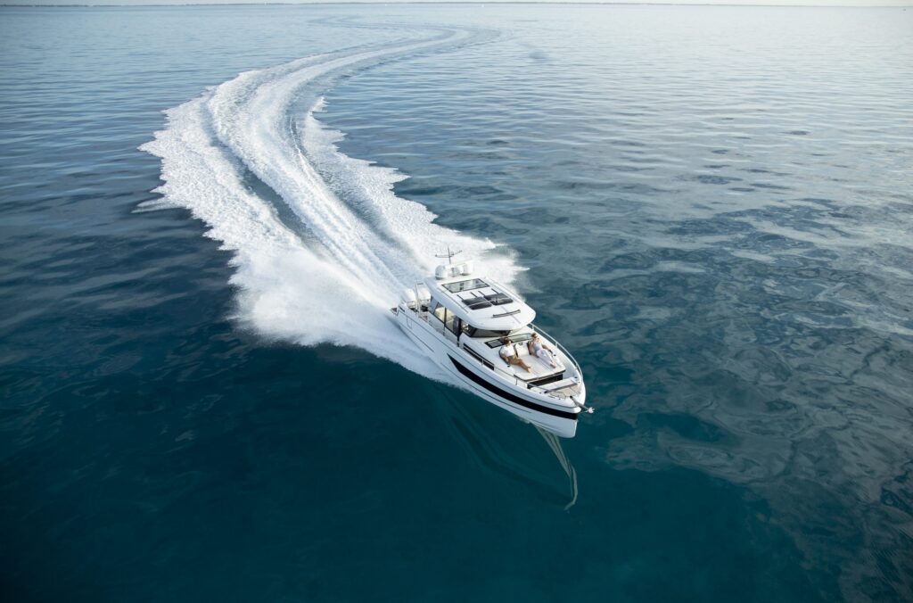 WELLCRAFT_38_EXPLORER_IMG_EXT_RUNNING_ISLAMORADA-3-scaled