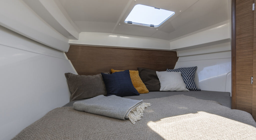 antares7-fishing--interior-2