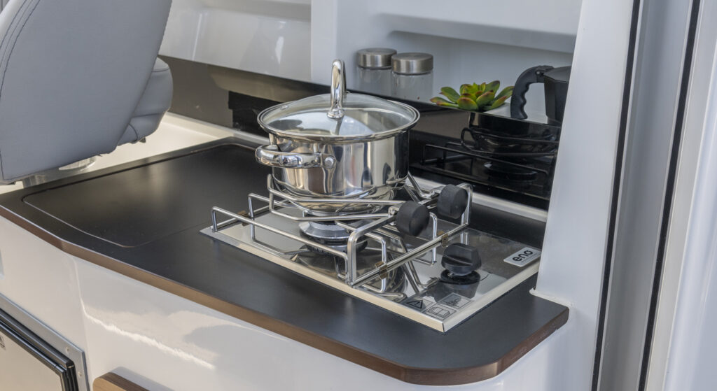 antares7-fishing--interior-4