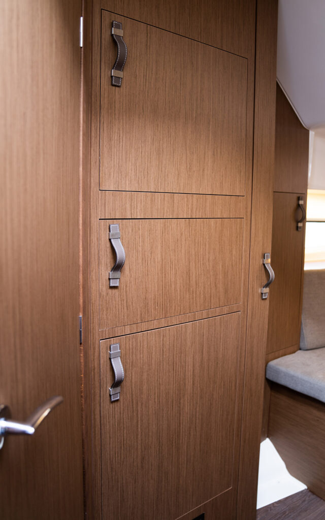 flyer-10-sport-top-int-4