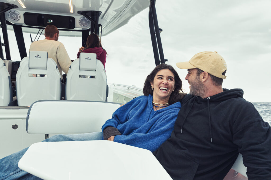 WELLCRAFT_38_T-TOP_IMG_EXT_STILL_AFT COCKPIT_FRANCE (1)