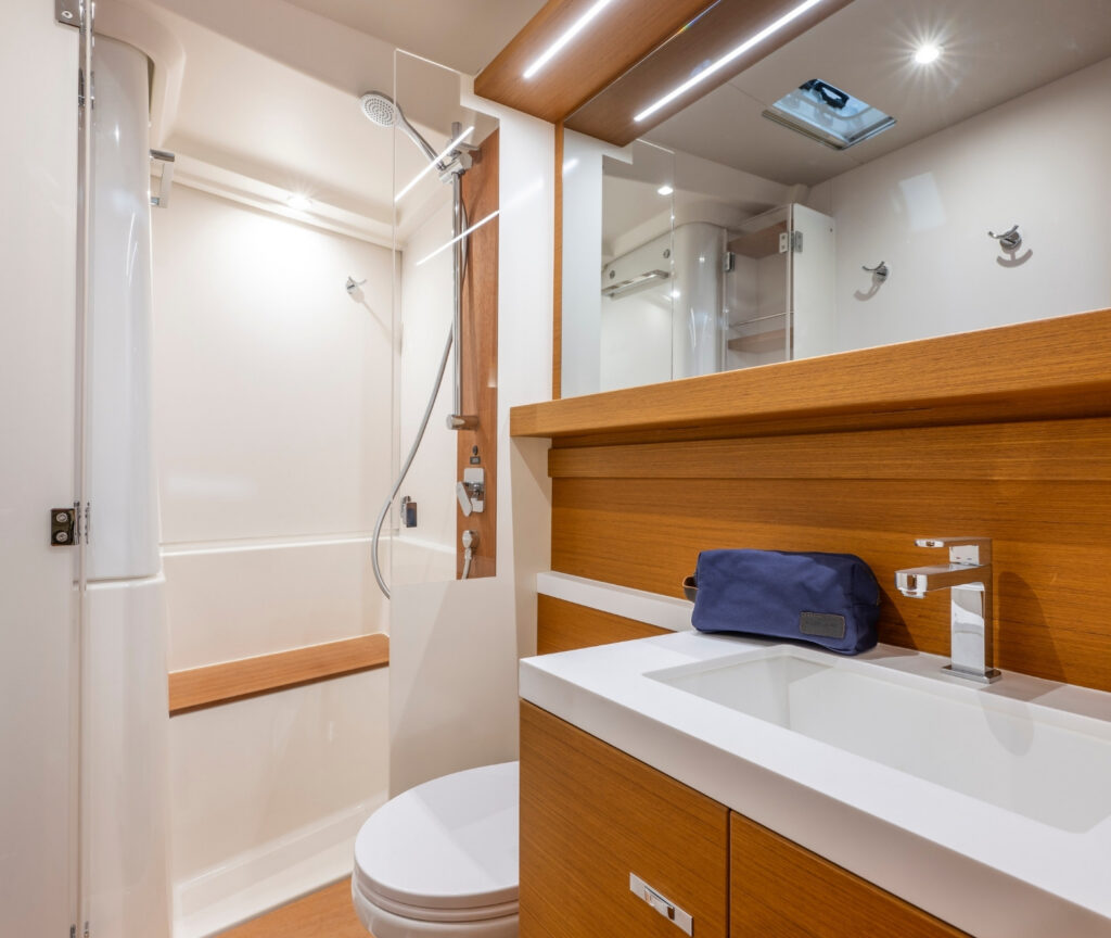 BENETEAU-SAILBOAT-FIRST-60-INTERIOR-DESIGN-15